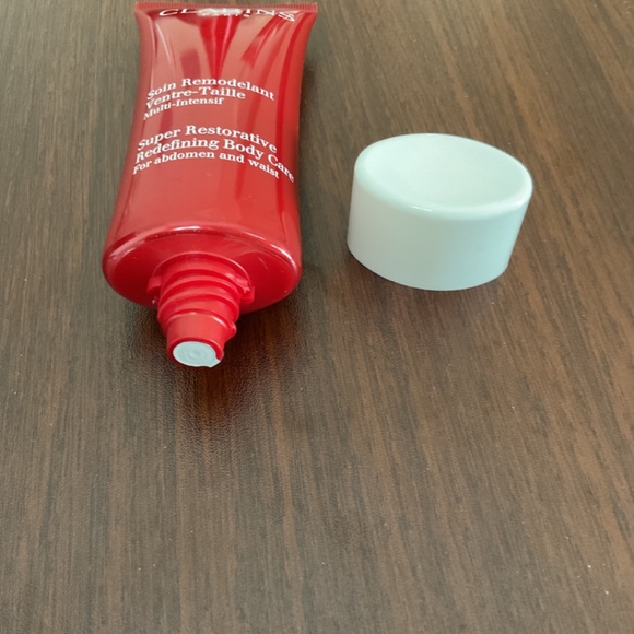 NEW Clarins Paris Super Restorative Redefining Body Care 100ml 3.5oz Sealed - Picture 3 of 3